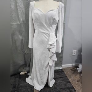 Elegant White Long Sleeve Dress